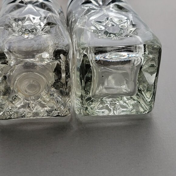 Vintage Starburst Glass Salt & Pepper Shakers With Metal Lids - Picture 6 of 9